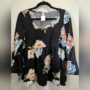 Floral Black Top with Bell Sleeves By Emerald Sundae Sz S